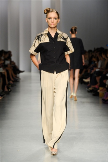 Fotoservizio/SS 2012/WOMEN/ANTONIO MARRAS/27