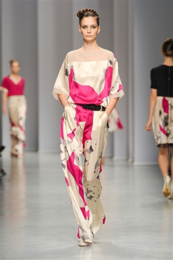 Fotoservizio/SS 2012/WOMEN/ANTONIO MARRAS/42