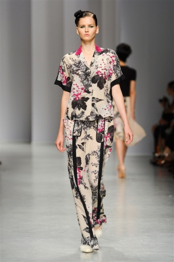 Fotoservizio/SS 2012/WOMEN/ANTONIO MARRAS/36