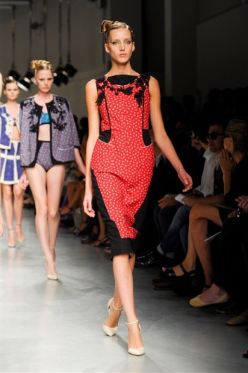Fotoservizio/SS 2012/WOMEN/ANTONIO MARRAS/51