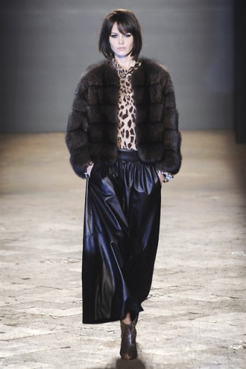 Fotoservizio/FW 2014-2015/WOMEN/SIMONETTA RAVIZZA/DP1/0