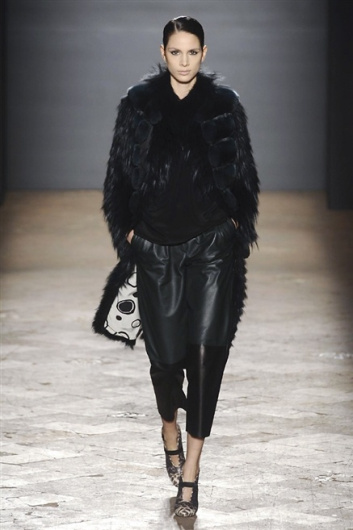 Fotoservizio/FW 2014-2015/WOMEN/SIMONETTA RAVIZZA/DP1/12