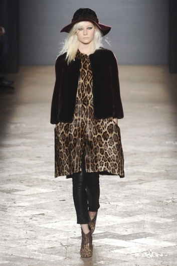 Fotoservizio/FW 2014-2015/WOMEN/SIMONETTA RAVIZZA/DP1/16