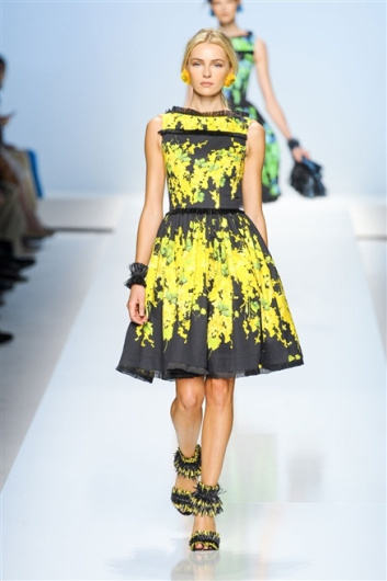 Fotoservizio/SS 2012/WOMEN/BLUMARINE/2
