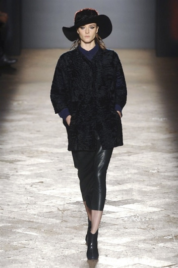 Fotoservizio/FW 2014-2015/WOMEN/SIMONETTA RAVIZZA/DP1/30