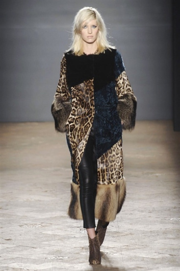 Fotoservizio/FW 2014-2015/WOMEN/SIMONETTA RAVIZZA/DP1/33
