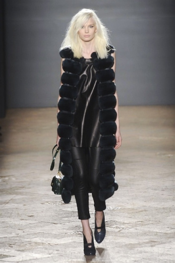 Fotoservizio/FW 2014-2015/WOMEN/SIMONETTA RAVIZZA/DP1/36