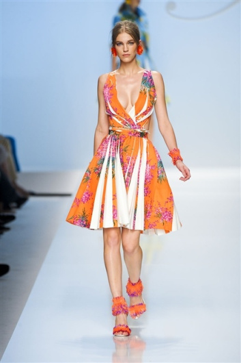 Fotoservizio/SS 2012/WOMEN/BLUMARINE/13
