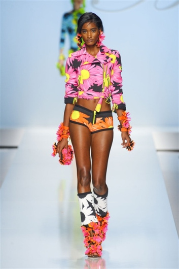Fotoservizio/SS 2012/WOMEN/BLUMARINE/20