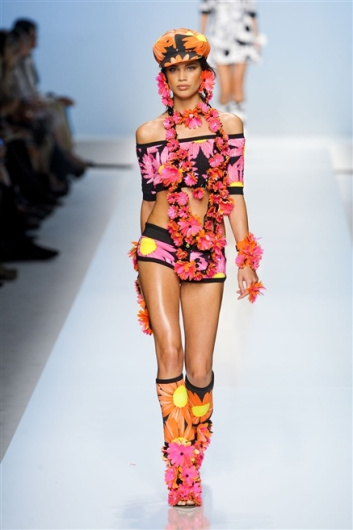 Fotoservizio/SS 2012/WOMEN/BLUMARINE/22