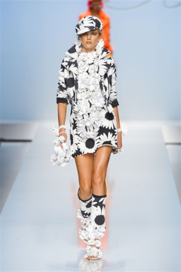 Fotoservizio/SS 2012/WOMEN/BLUMARINE/23