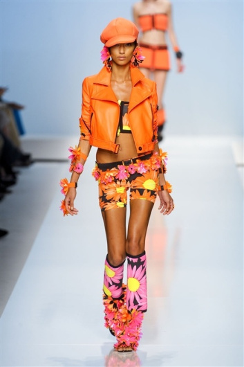 Fotoservizio/SS 2012/WOMEN/BLUMARINE/24
