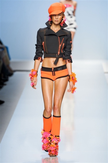 Fotoservizio/SS 2012/WOMEN/BLUMARINE/18