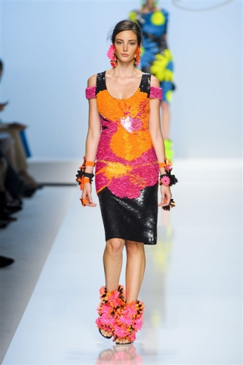 Fotoservizio/SS 2012/WOMEN/BLUMARINE/31