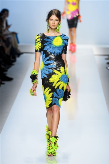 Fotoservizio/SS 2012/WOMEN/BLUMARINE/32