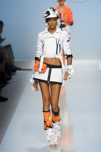 Fotoservizio/SS 2012/WOMEN/BLUMARINE/28