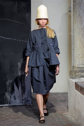 Fotoservizio/SS 2012/WOMEN/DANIELA GREGIS/2