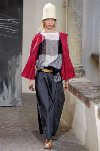 Fotoservizio/SS 2012/WOMEN/DANIELA GREGIS/11