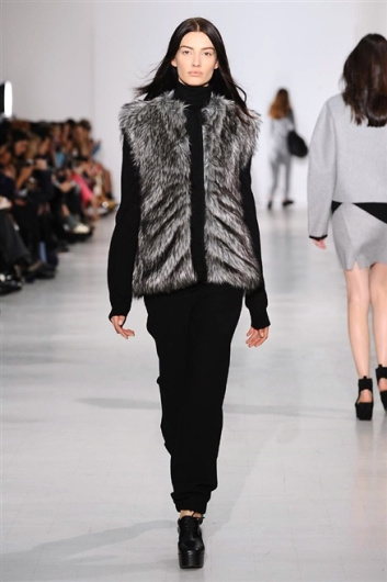 Fotoservizio/FW 2014-2015/WOMEN/COSTUME NATIONAL/DP1/19