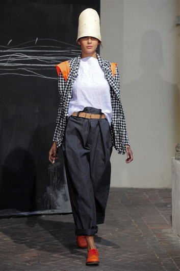 Fotoservizio/SS 2012/WOMEN/DANIELA GREGIS/18