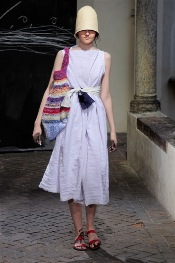 Fotoservizio/SS 2012/WOMEN/DANIELA GREGIS/32