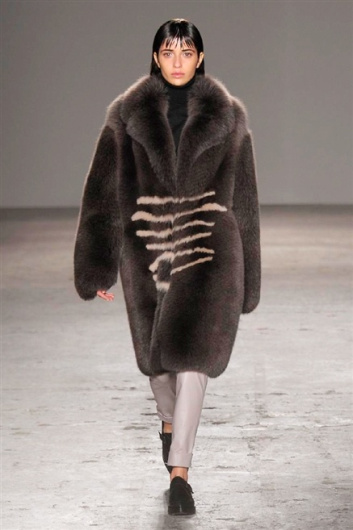 Fotoservizio/FW 2014-2015/WOMEN/CRISTIANO BURANI/DP1/0