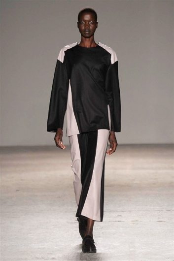 Fotoservizio/FW 2014-2015/WOMEN/CRISTIANO BURANI/DP1/1