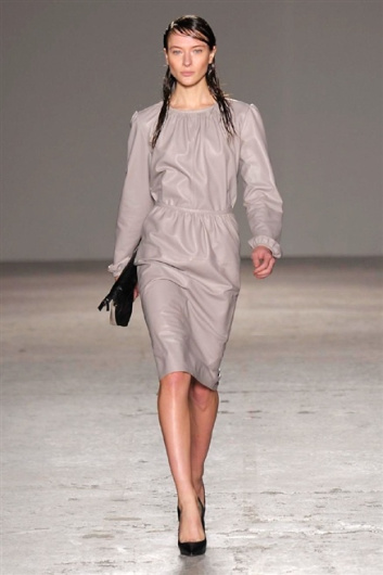 Fotoservizio/FW 2014-2015/WOMEN/CRISTIANO BURANI/DP1/4