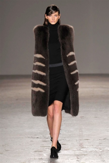 Fotoservizio/FW 2014-2015/WOMEN/CRISTIANO BURANI/DP1/6