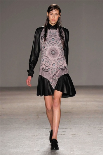 Fotoservizio/FW 2014-2015/WOMEN/CRISTIANO BURANI/DP1/7