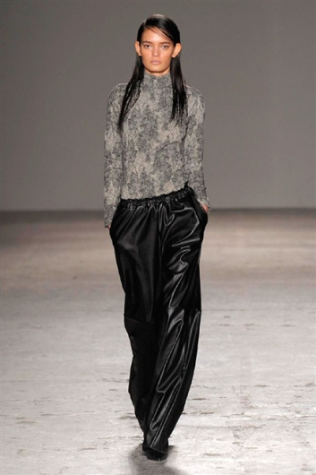 Fotoservizio/FW 2014-2015/WOMEN/CRISTIANO BURANI/DP1/11