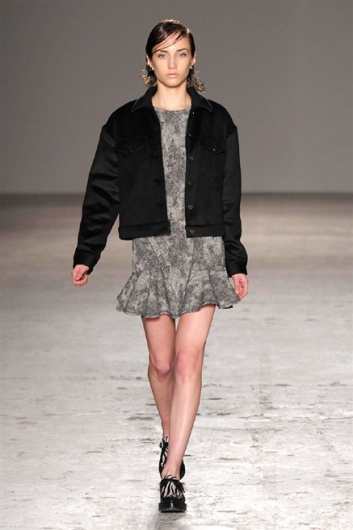 Fotoservizio/FW 2014-2015/WOMEN/CRISTIANO BURANI/DP1/13