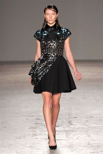 Fotoservizio/FW 2014-2015/WOMEN/CRISTIANO BURANI/DP1/18