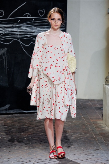 Fotoservizio/SS 2012/WOMEN/DANIELA GREGIS/41
