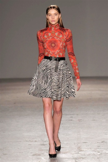 Fotoservizio/FW 2014-2015/WOMEN/CRISTIANO BURANI/DP1/26