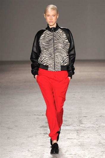 Fotoservizio/FW 2014-2015/WOMEN/CRISTIANO BURANI/DP1/27
