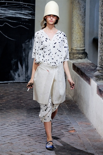 Fotoservizio/SS 2012/WOMEN/DANIELA GREGIS/42