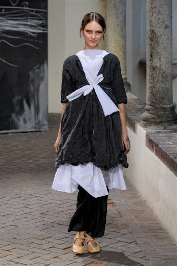 Fotoservizio/SS 2012/WOMEN/DANIELA GREGIS/43