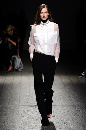 Fotoservizio/FW 2014-2015/WOMEN/PORTS 1961/DP1/1