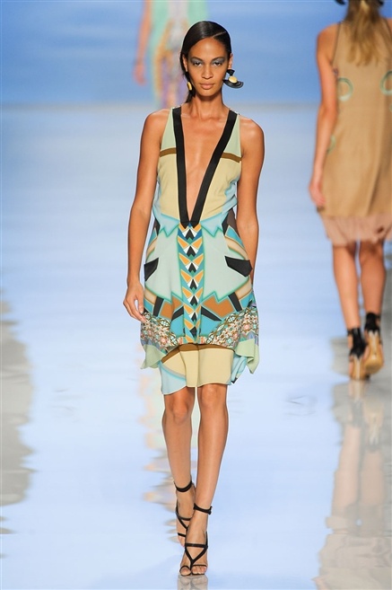 Fotoservizio/SS 2012/WOMEN/ETRO/14