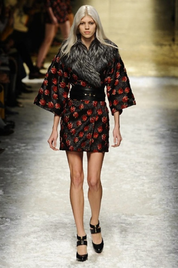 Fotoservizio/FW 2014-2015/WOMEN/BLUMARINE/DP1/22