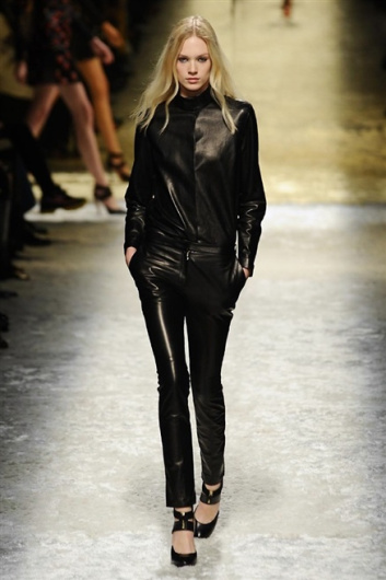 Fotoservizio/FW 2014-2015/WOMEN/BLUMARINE/DP1/24