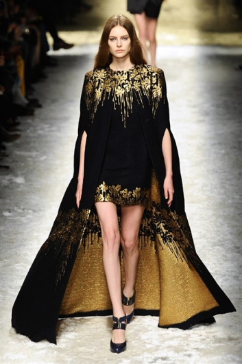 Fotoservizio/FW 2014-2015/WOMEN/BLUMARINE/DP1/2