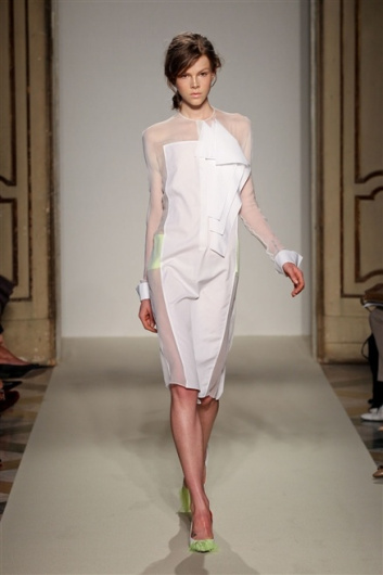 Fotoservizio/SS 2012/WOMEN/GABRIELE COLANGELO/1