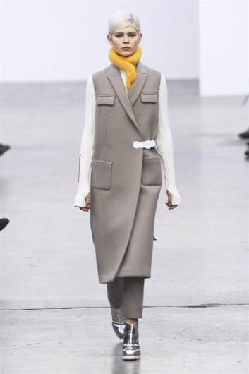 Fotoservizio/FW 2014-2015/WOMEN/ICEBERG/DP1/2