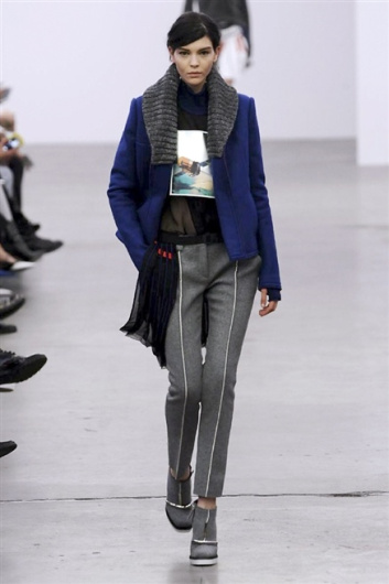 Fotoservizio/FW 2014-2015/WOMEN/ICEBERG/DP1/11