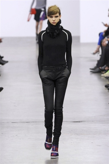 Fotoservizio/FW 2014-2015/WOMEN/ICEBERG/DP1/21