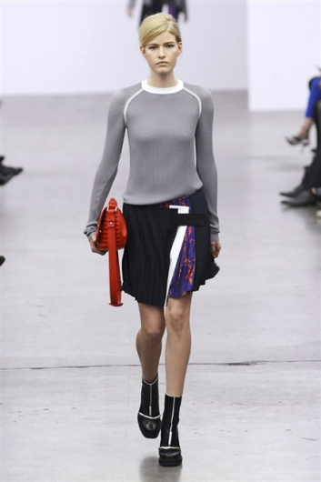 Fotoservizio/FW 2014-2015/WOMEN/ICEBERG/DP1/22
