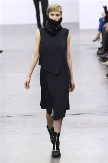 Fotoservizio/FW 2014-2015/WOMEN/ICEBERG/DP1/24