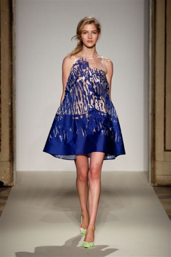 Fotoservizio/SS 2012/WOMEN/GABRIELE COLANGELO/24